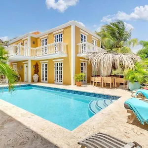 Aventura , Kralendijk Bonaire, Sint Eustatius en Saba